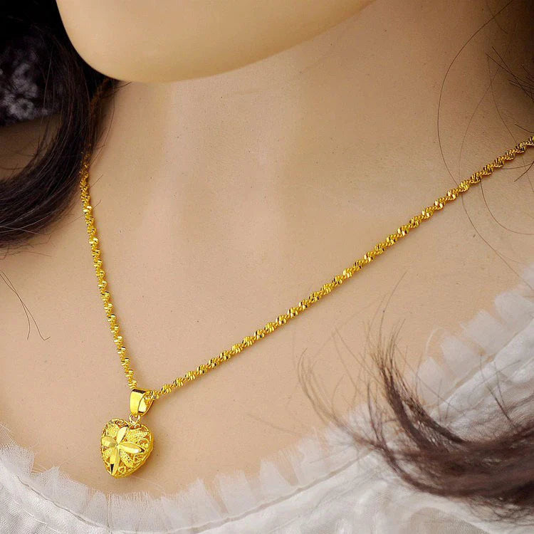 💖Gold Aura Heart Necklace